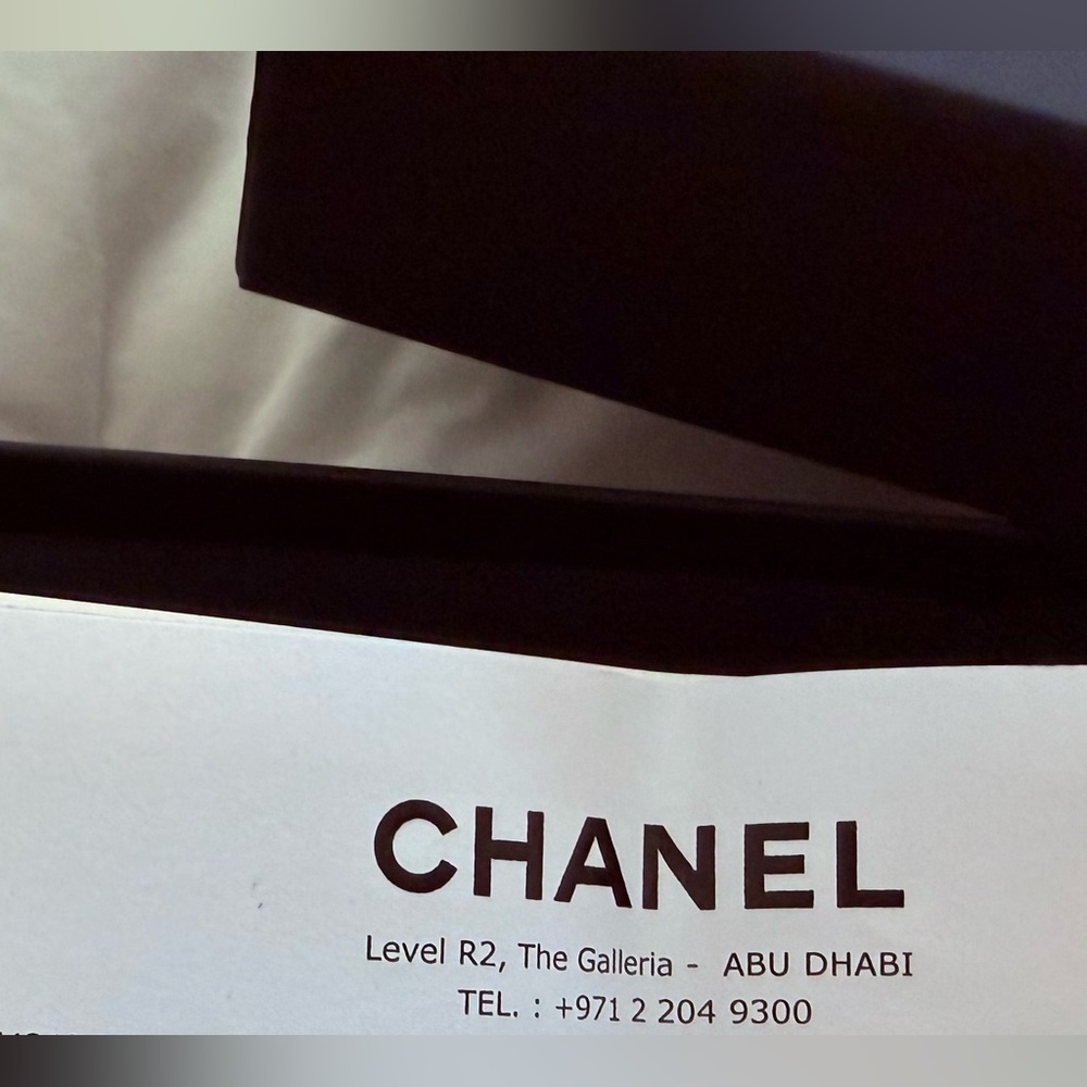 Chanel Classic Wallet Brown/Beige. Brand New Full Set with Receipt - Picture 4 of 4